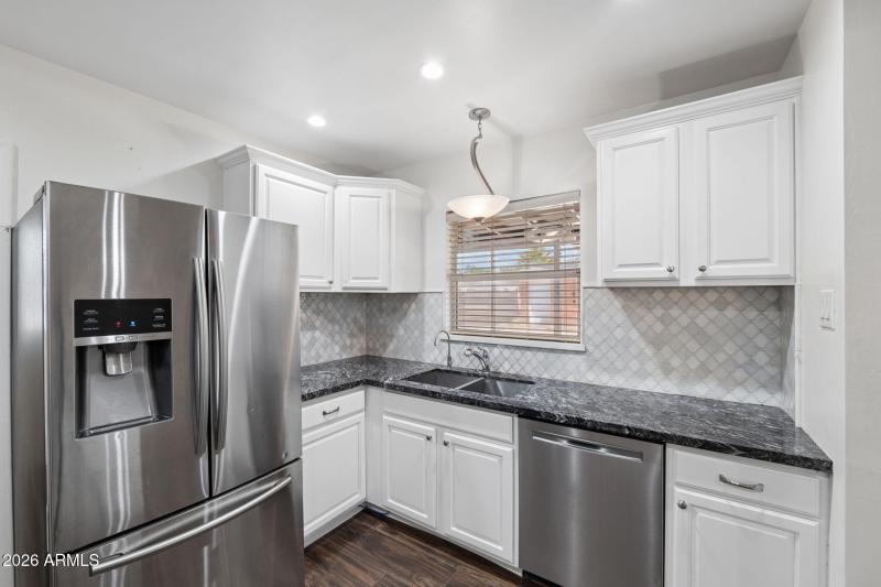 14-web-or-mls-1802-e-missouri-ave