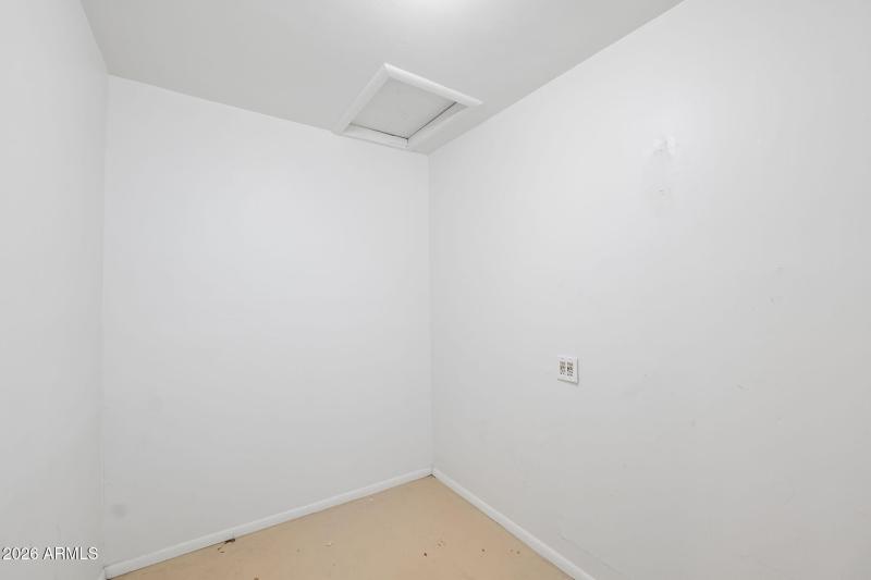16-web-or-mls-1802-e-missouri-ave
