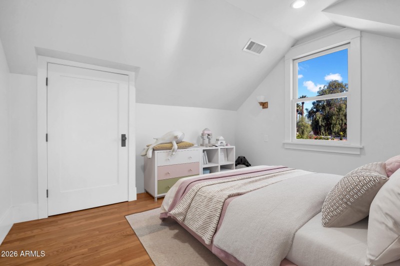 Upstairs Bedroom 4