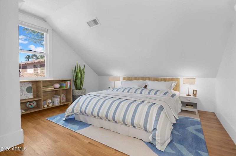 Upstairs Bedroom 5