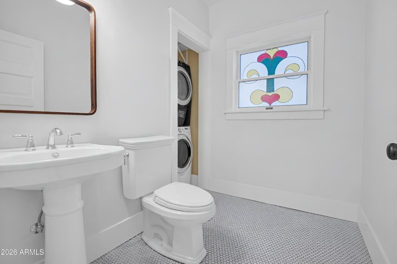 Powder Bath/Laundry