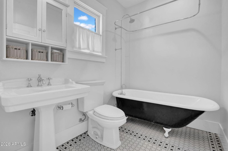 Secondary Suite Bath