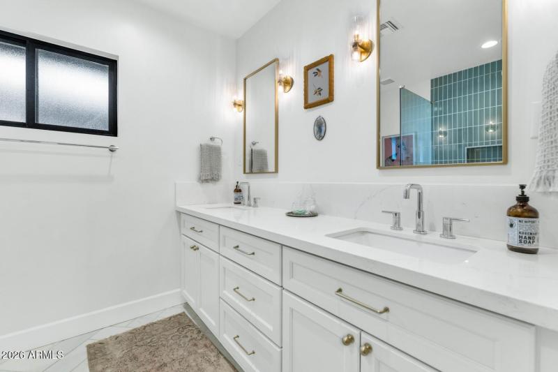 103 W Palmcroft Dr-large-018-009-TOD0865