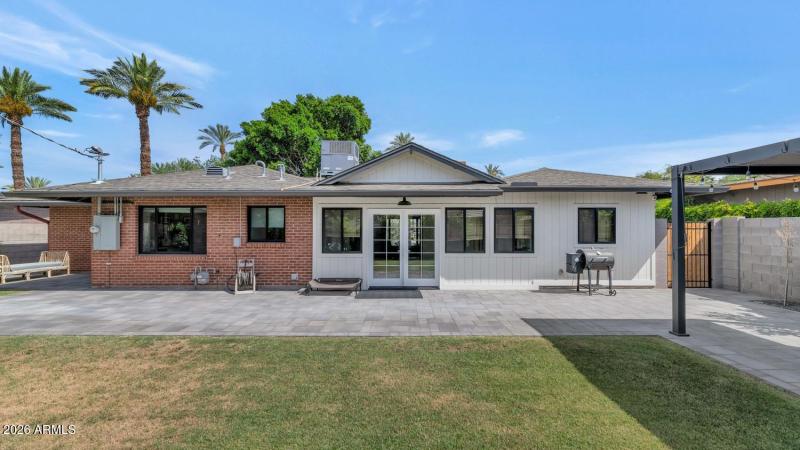 103 W Palmcroft Dr-large-026-004-TOD0860