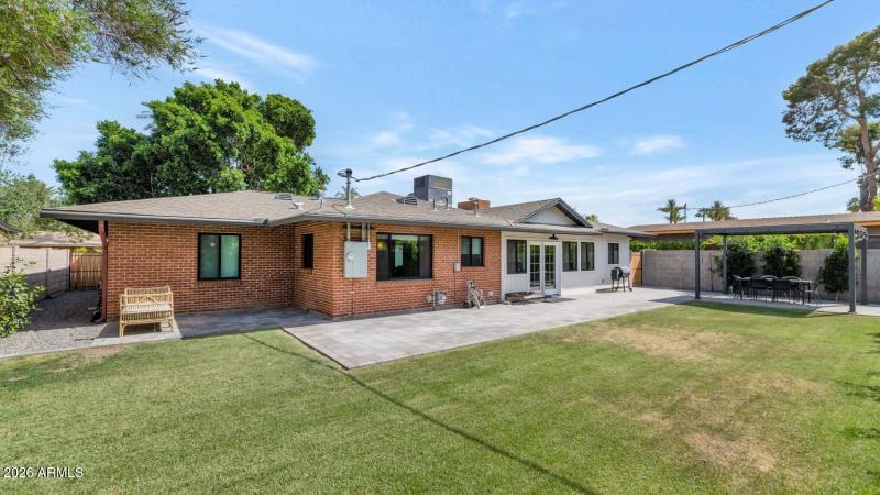 103 W Palmcroft Dr-large-028-005-TOD0861