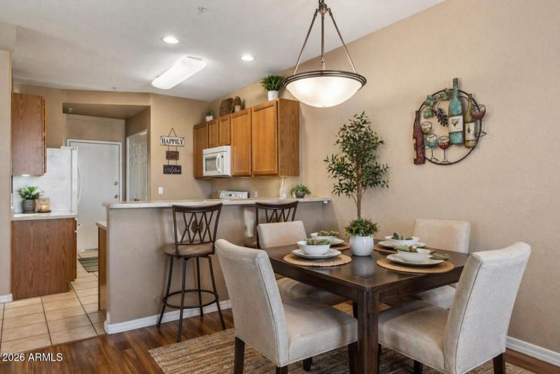 DiningtoKitchen