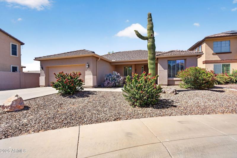 3-web-or-mls-004E Prickly Pear Pl