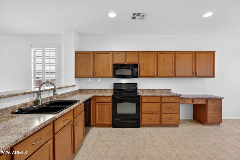 10-web-or-mls-005E Prickly Pear Pl
