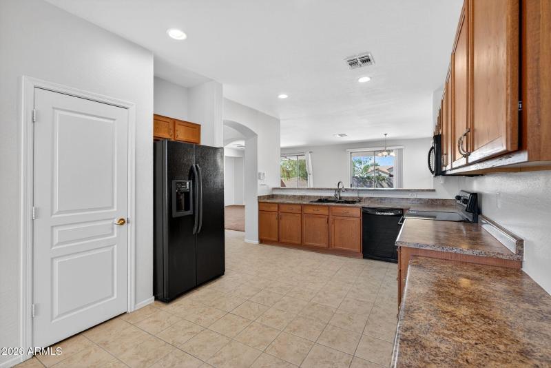 12-web-or-mls-008E Prickly Pear Pl