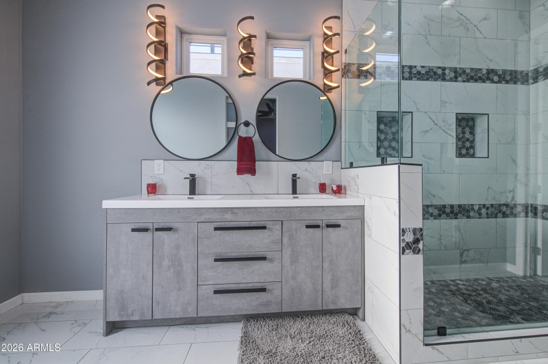 Bathroom 2-pic 1
