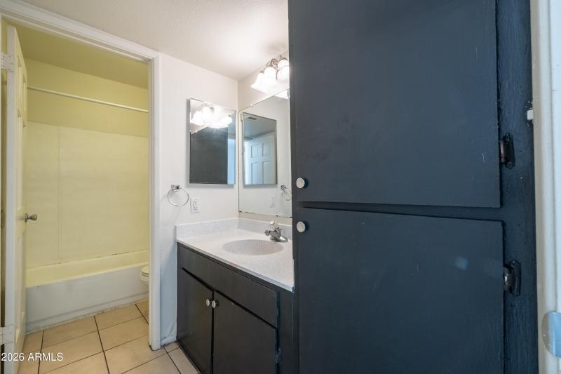 2440 E Waltann Ln - Derek - 4.15.26-4
