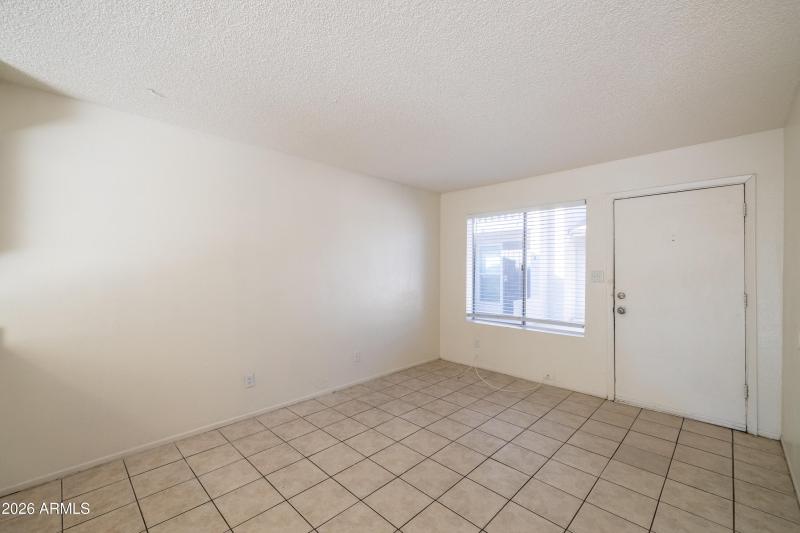 2440 E Waltann Ln - Derek - 4.15.26-11