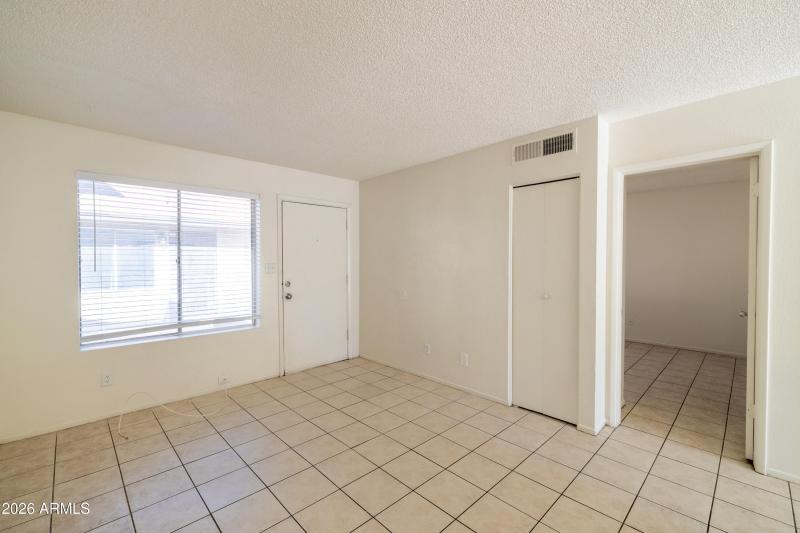 2440 E Waltann Ln - Derek - 4.15.26-12