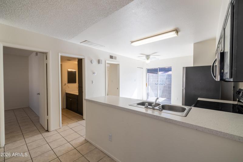 2440 E Waltann Ln - Derek - 4.15.26-15
