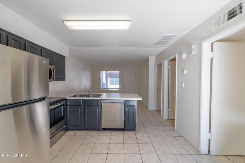 2440 E Waltann Ln - Derek - 4.15.26-19