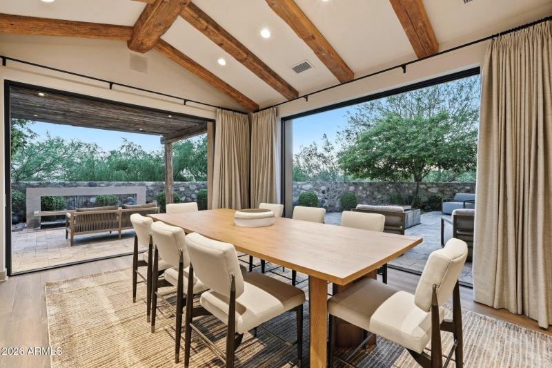 016_Dining Room