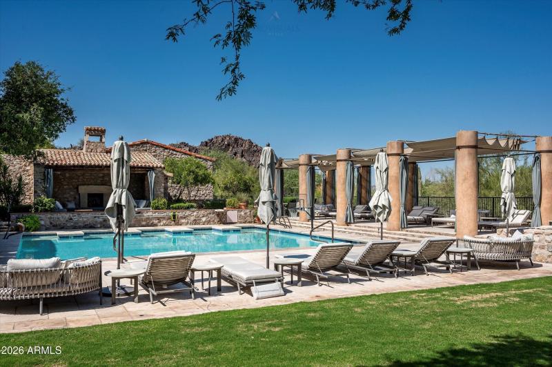 073_Clubhouse Pool