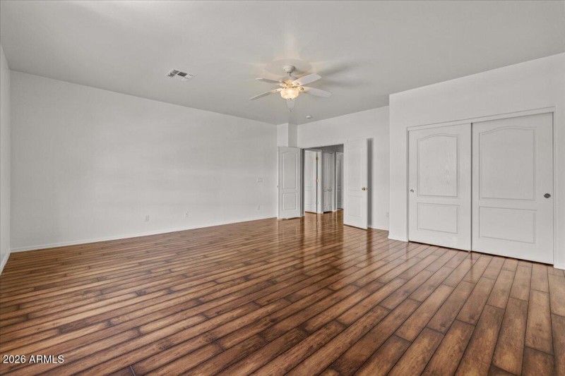 Huge Bedroom 2