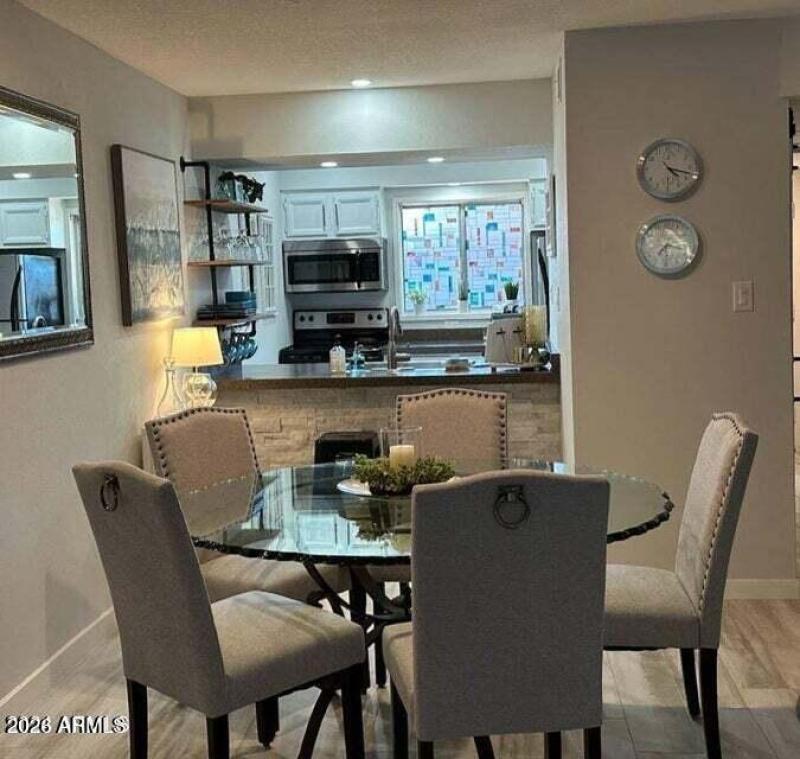 DINNING ROOM 1