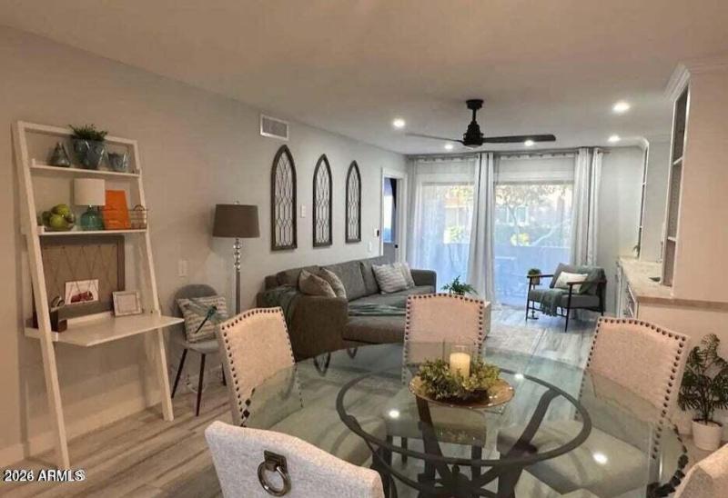 LIVINGROOM 1