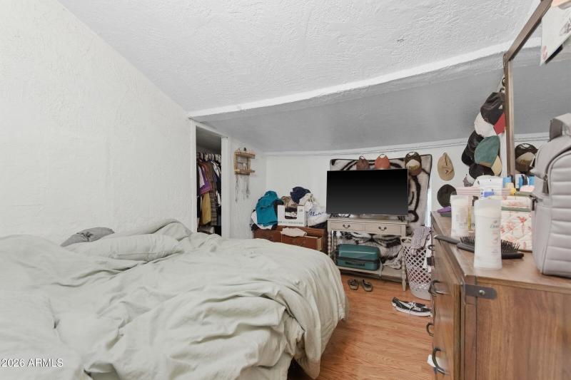 17-custom-1025 E Roosevelt St-17