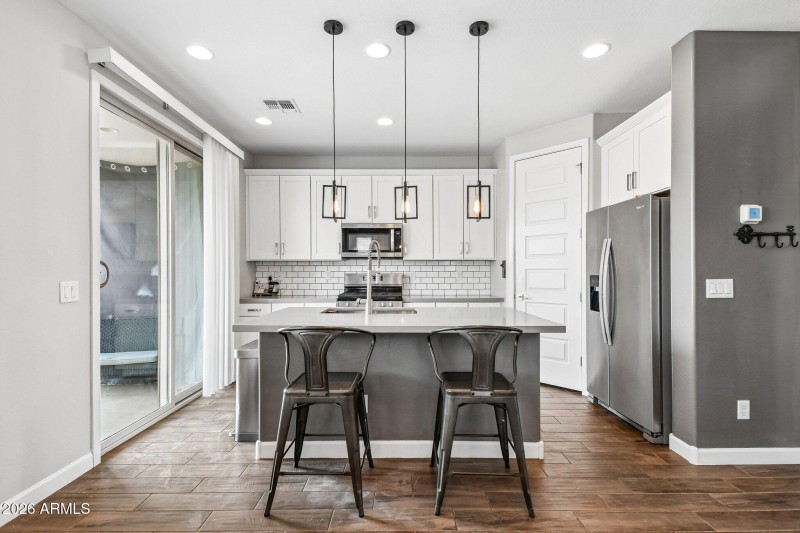 7-web-or-mls-N 145th Ave-S2304-007