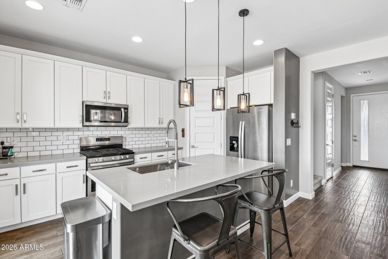 8-web-or-mls-N 145th Ave-S2304-008