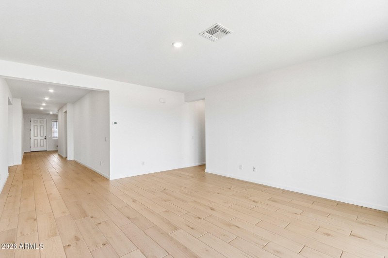 8-web-or-mls-W Brown St-S2304-008
