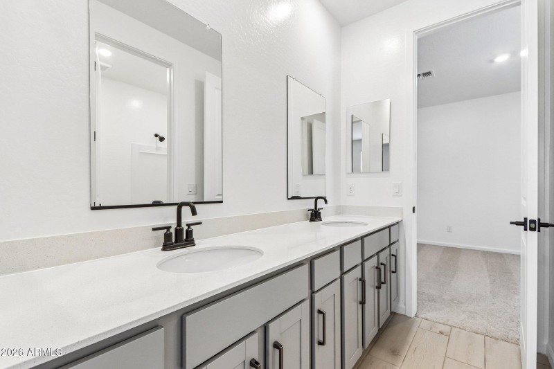 18-web-or-mls-W Brown St-S2304-018