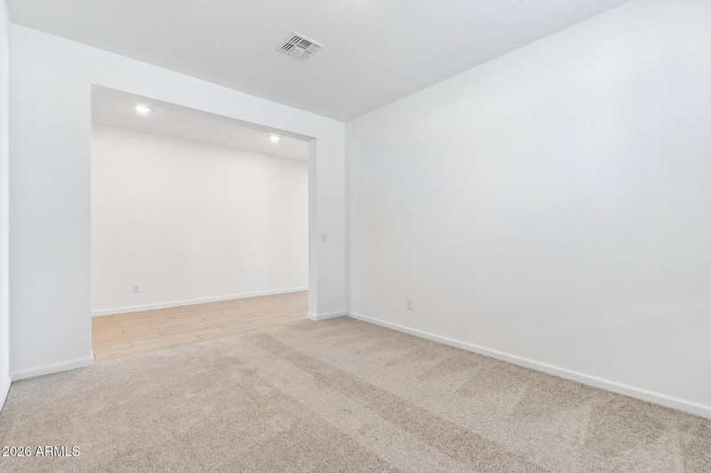 25-web-or-mls-W Brown St-S2304-025