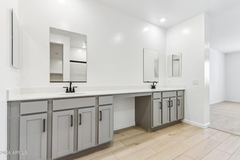 29-web-or-mls-W Brown St-S2304-029