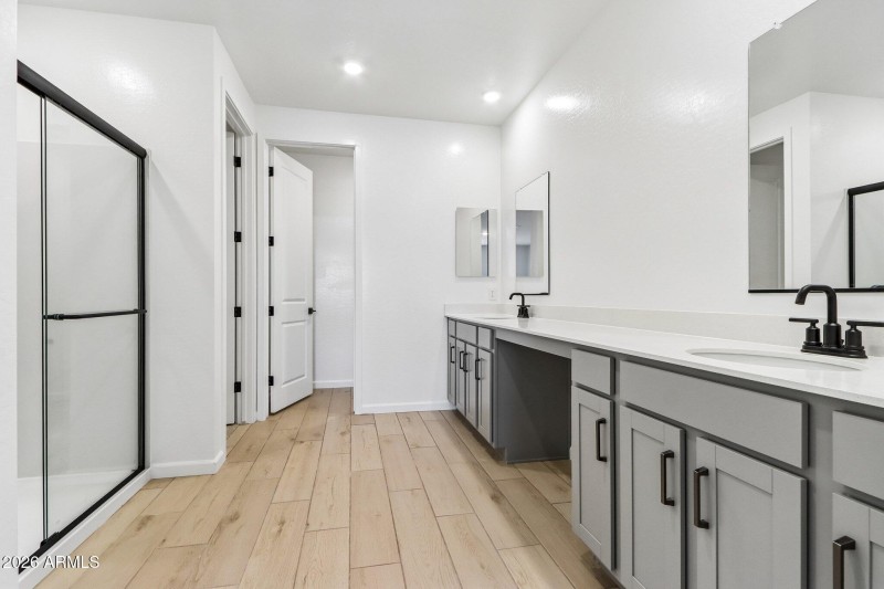 31-web-or-mls-W Brown St-S2304-031