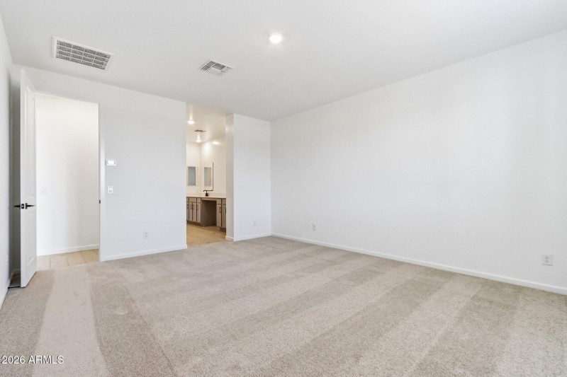 34-web-or-mls-W Brown St-S2304-034