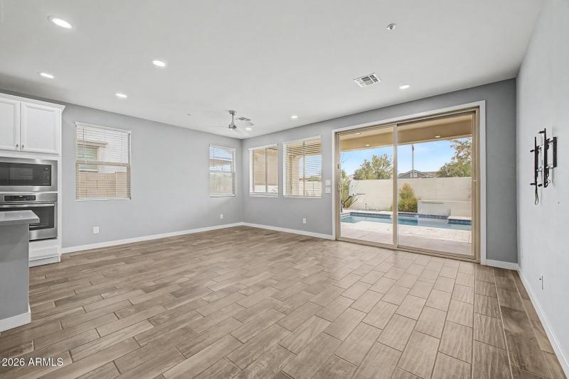 11 Loma Vista