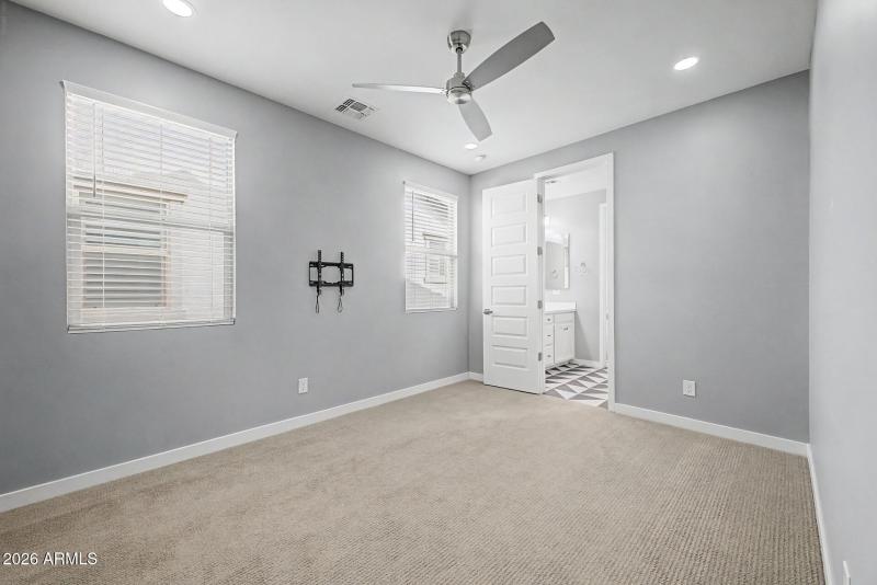 19 Loma Vista