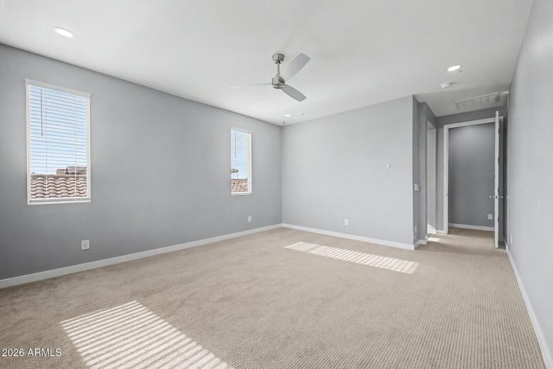 24 Loma Vista