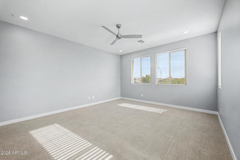 25 Loma Vista