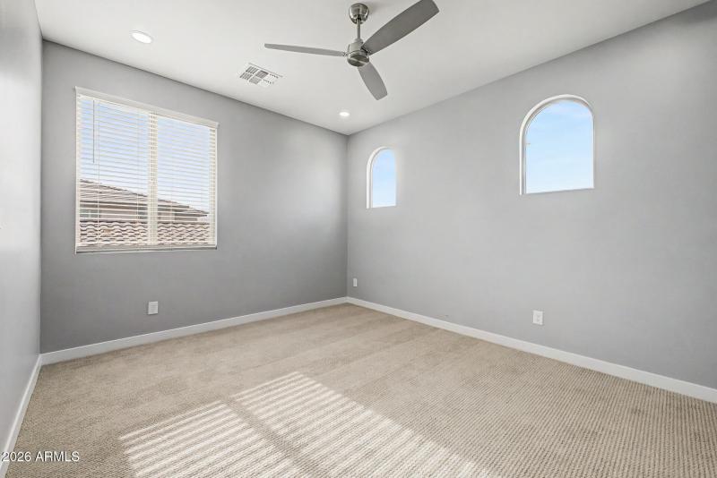 30 Loma Vista