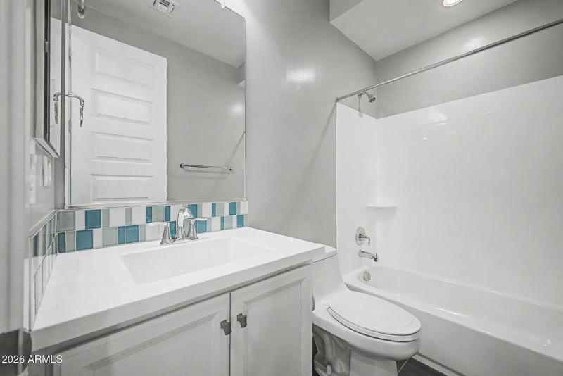 32 Loma Vista
