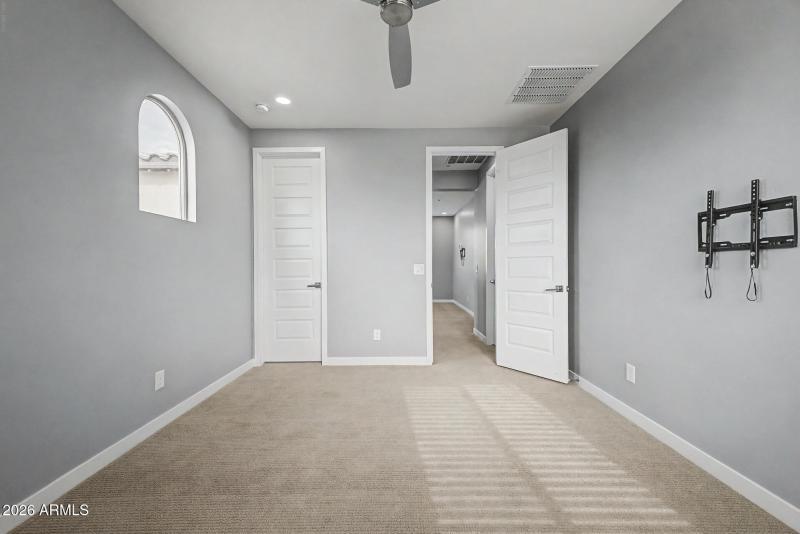 33 Loma Vista