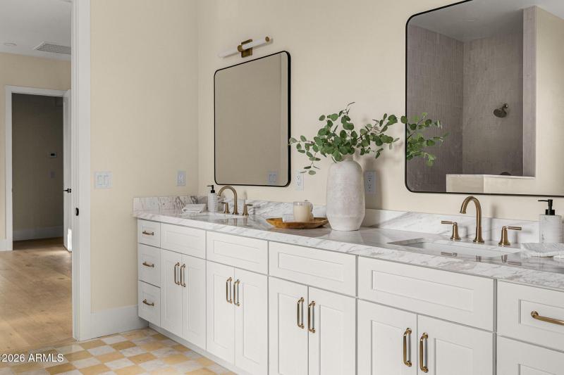 primary bath double vanity