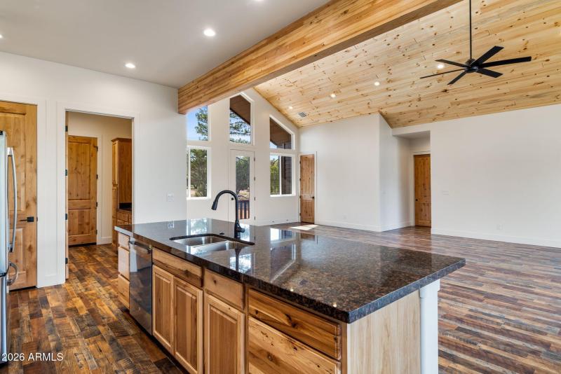 2759PantherCir-Overgaard-AZ-14