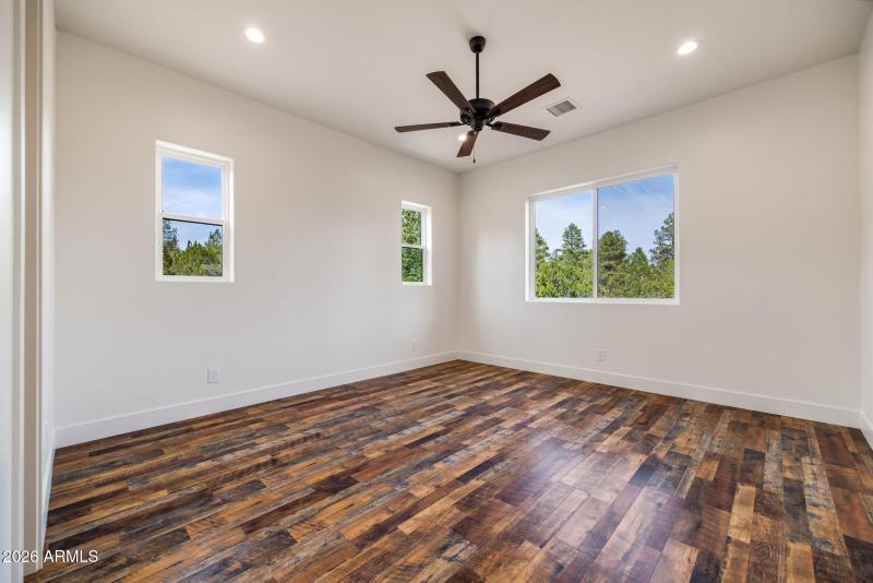 2759PantherCir-Overgaard-AZ-16