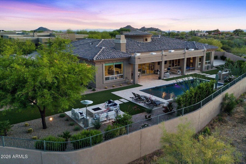 Panoramic Mountain Views