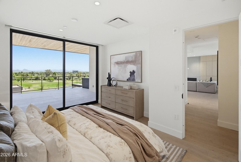 4849 N Camelback Ridge Dr B404-4