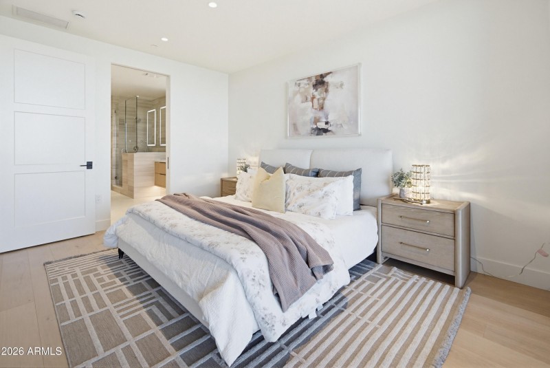 4849 N Camelback Ridge Dr B404-5