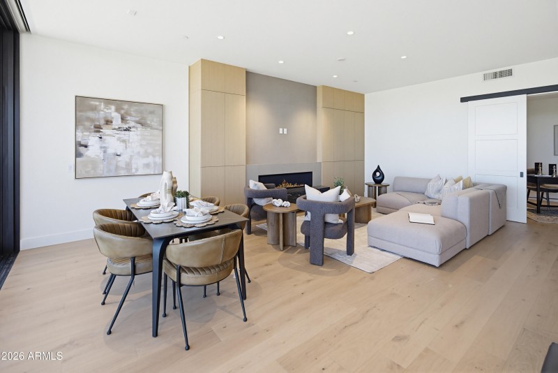 4849 N Camelback Ridge Dr B404-25