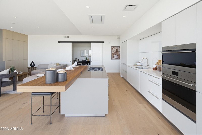4849 N Camelback Ridge Dr B404-27