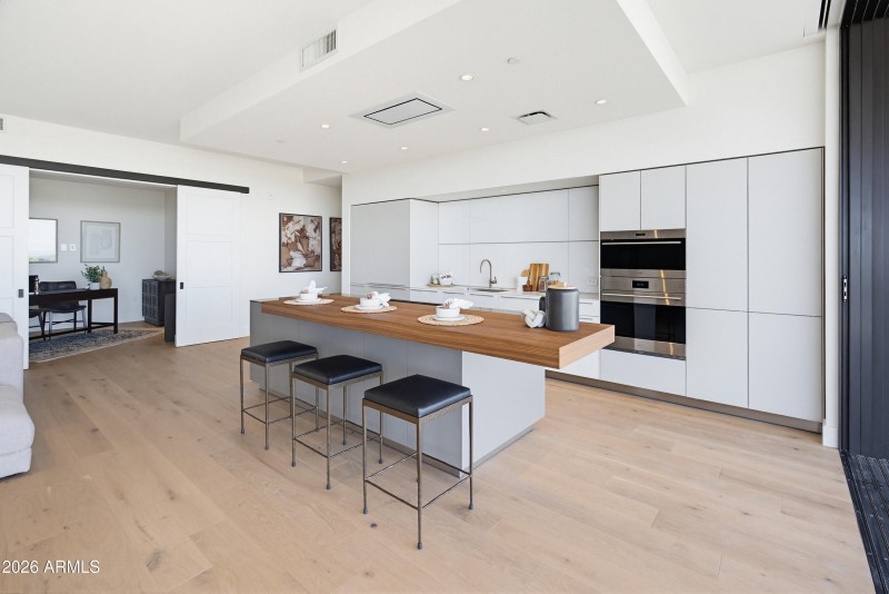 4849 N Camelback Ridge Dr B404-33