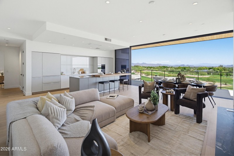 4849 N Camelback Ridge Dr B404-40